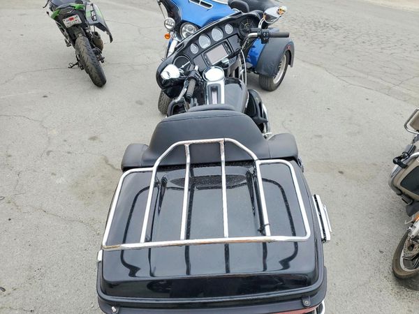 2018 HARLEY-DAVIDSON FL