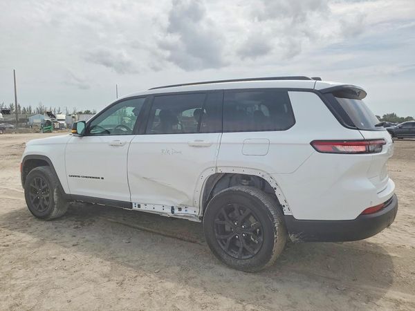 2024 JEEP GRAND CHEROKEE Laredo