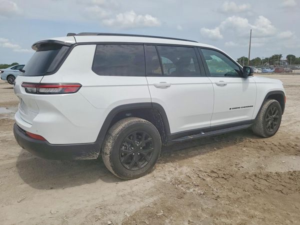 2024 JEEP GRAND CHEROKEE Laredo