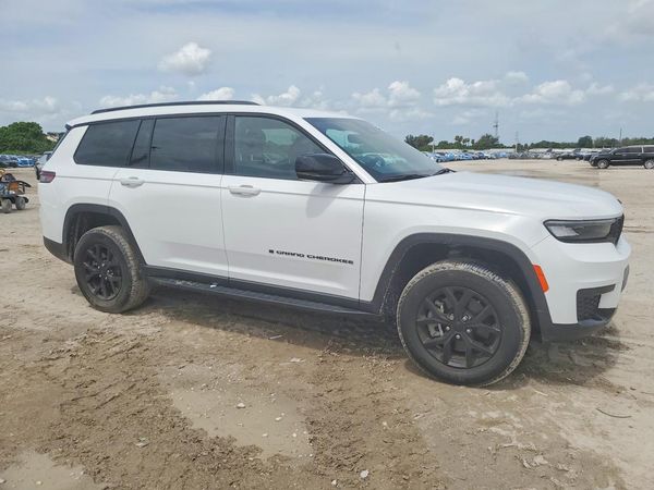 2024 JEEP GRAND CHEROKEE Laredo