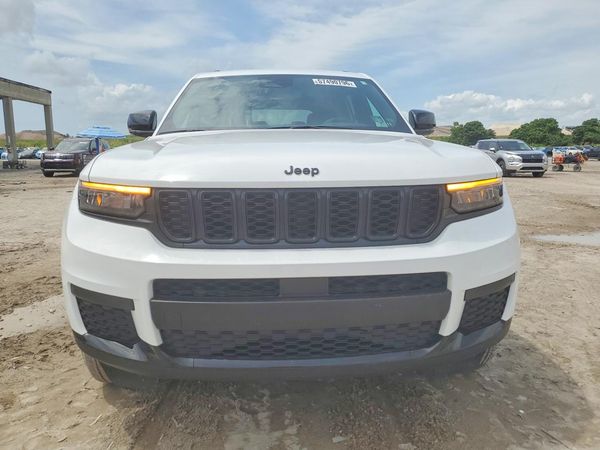 2024 JEEP GRAND CHEROKEE Laredo
