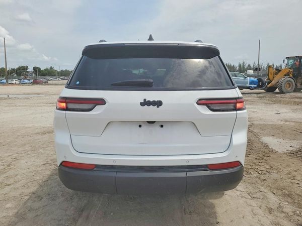 2024 JEEP GRAND CHEROKEE Laredo