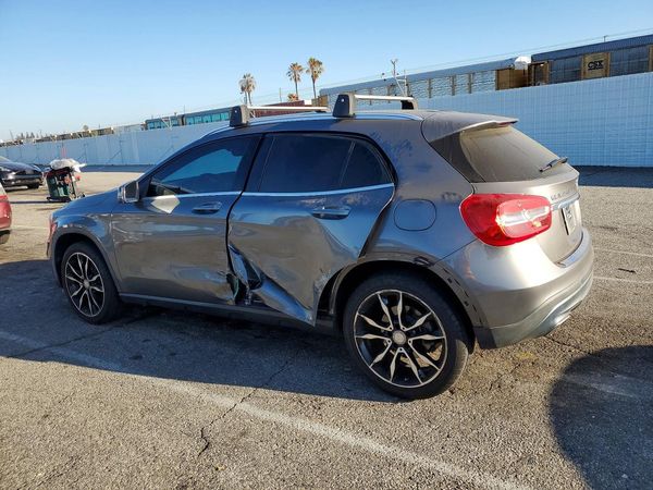 2017 MERCEDES-BENZ GLA GLA250