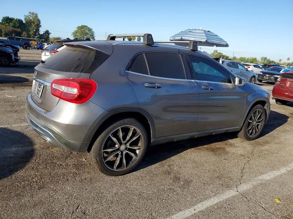 2017 MERCEDES-BENZ GLA GLA250