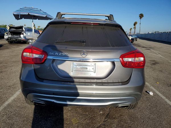 2017 MERCEDES-BENZ GLA GLA250