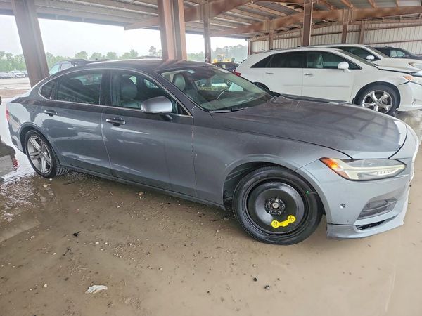 2018 VOLVO S90
