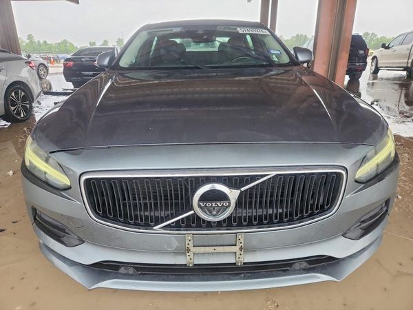 2018 VOLVO S90