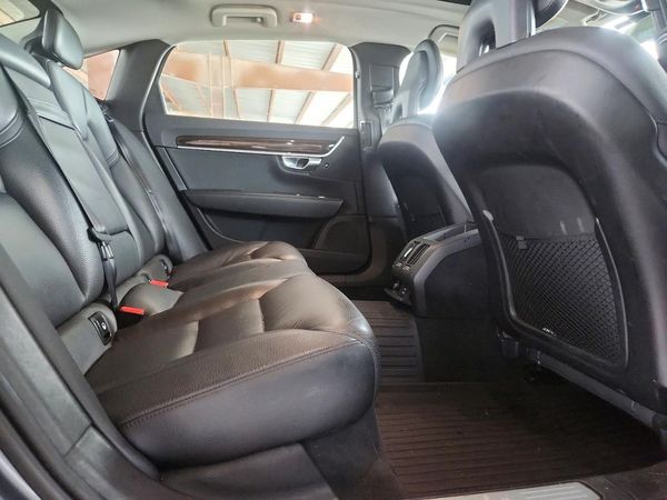 2018 VOLVO S90