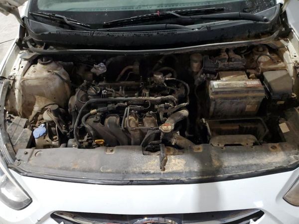 2015 HYUNDAI ACCENT GL(Middle-low) — Engine bay
