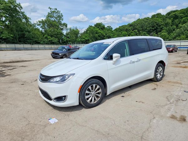 2019 CHRYSLER PACIFICA
