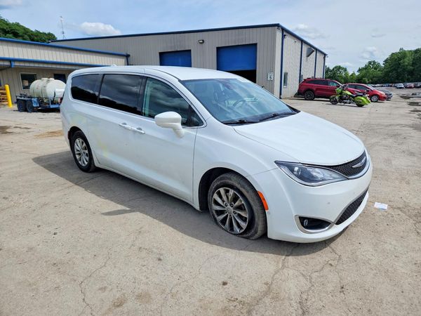 2019 CHRYSLER PACIFICA