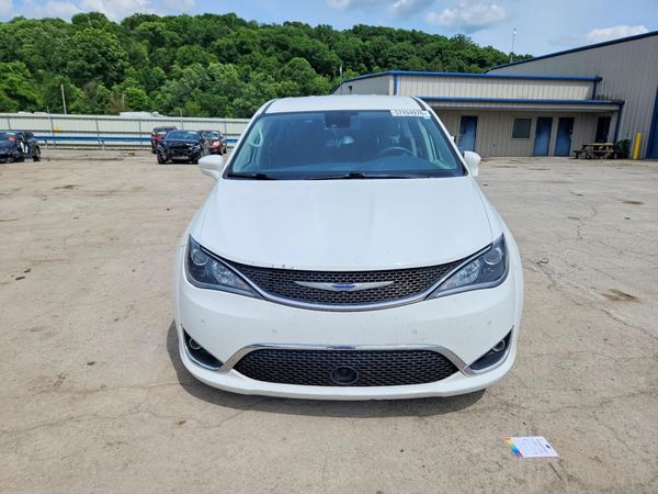 2019 CHRYSLER PACIFICA
