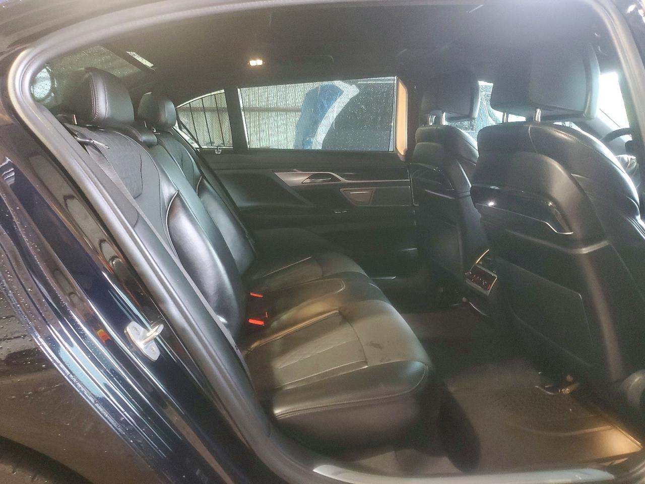2019 BMW 750