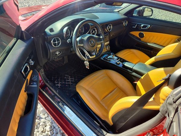 2017 MERCEDES-BENZ SLC SLC300