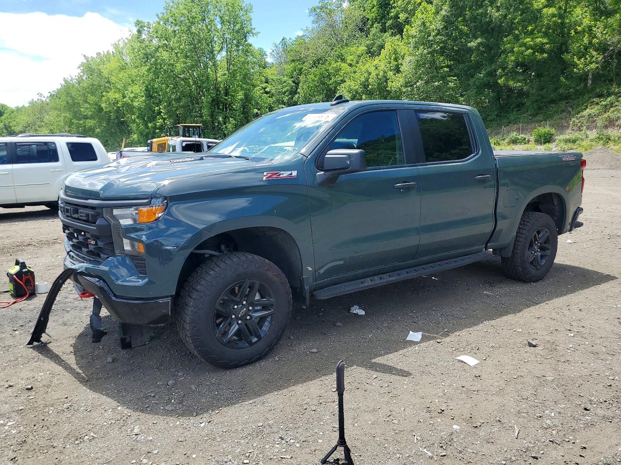 2025 CHEVROLET SILVERADO Trail Boss Custom — Front 3/4