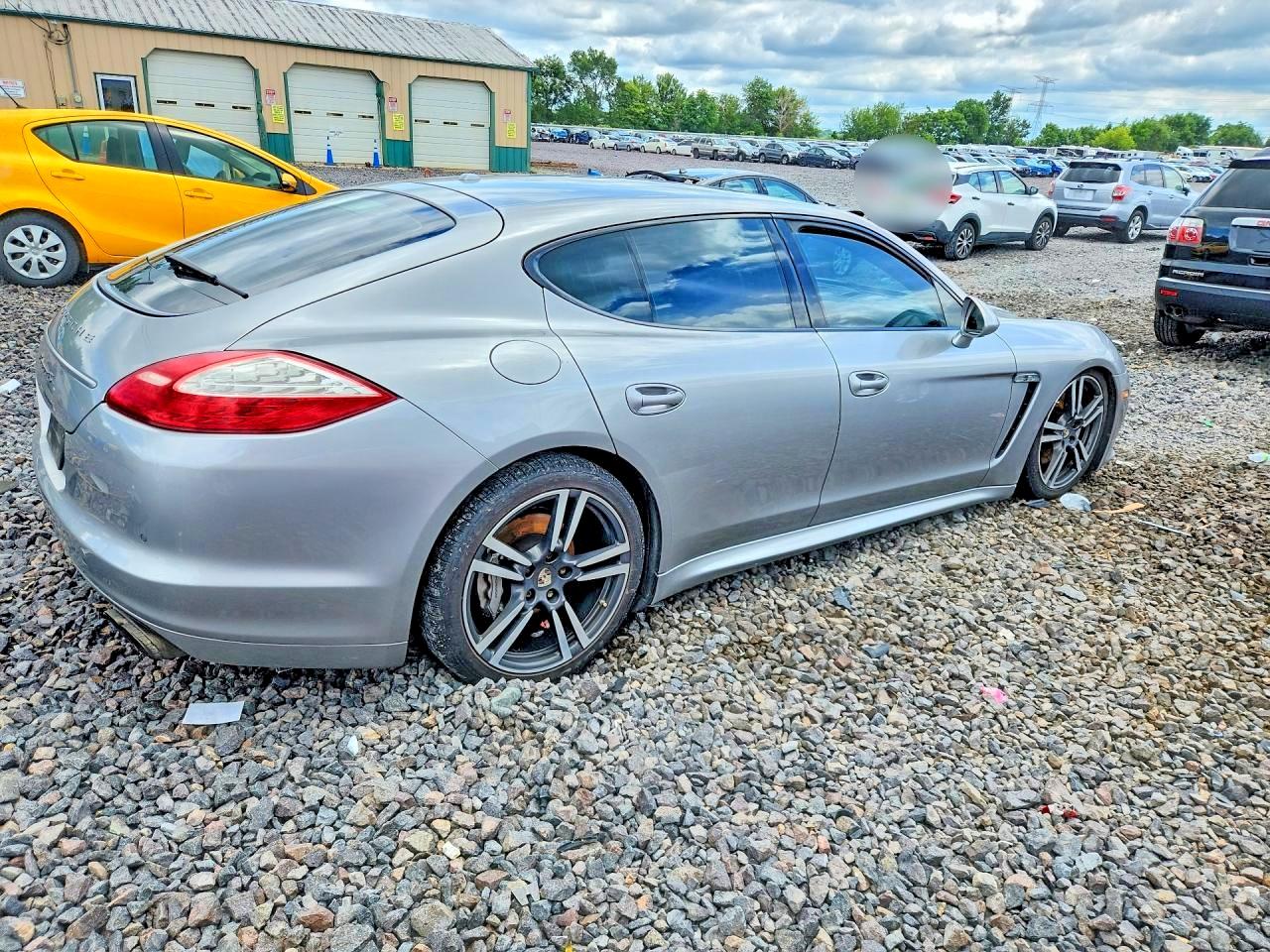 2012 PORSCHE PANAMERA S (2WD), 4S (4WD)