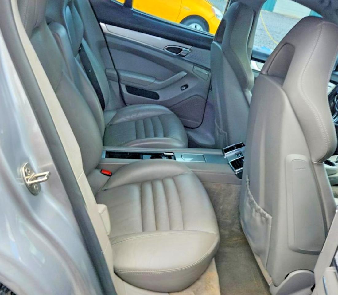 2012 PORSCHE PANAMERA S (2WD), 4S (4WD)
