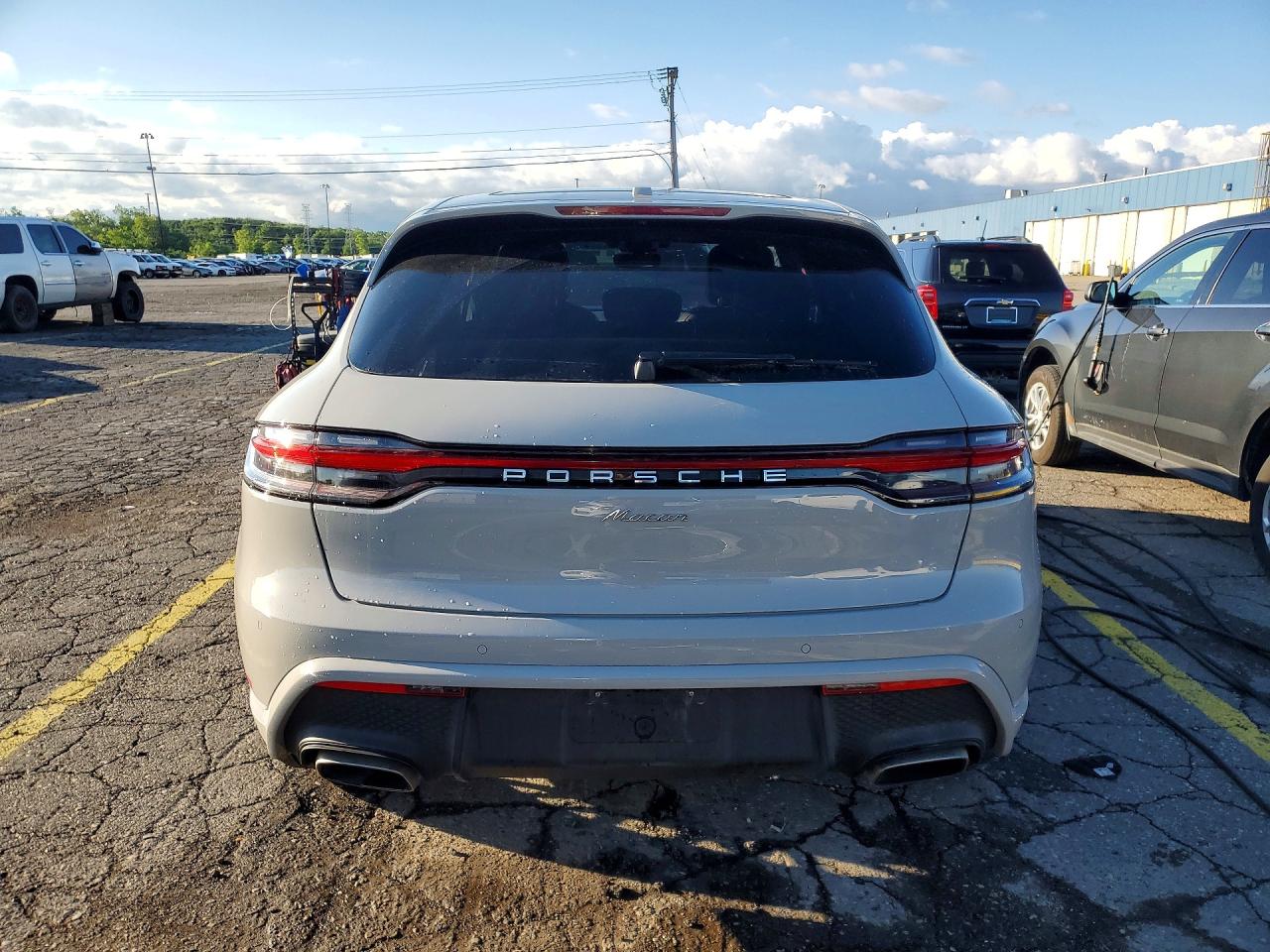 2025 PORSCHE MACAN Macan, Macan T