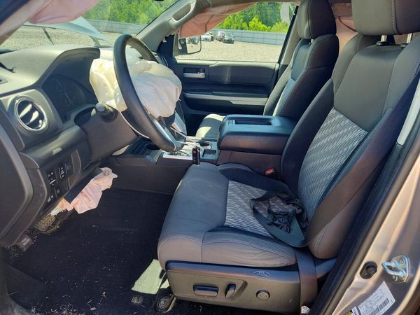 2021 TOYOTA TUNDRA SR5 grade