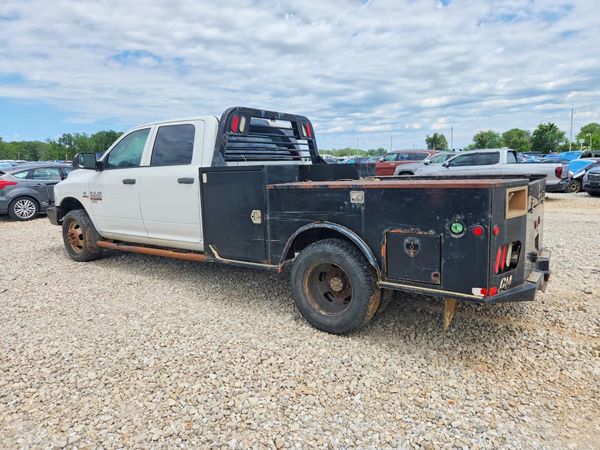 2014 RAM 3500 CREW CAB CHASSIS 4X4