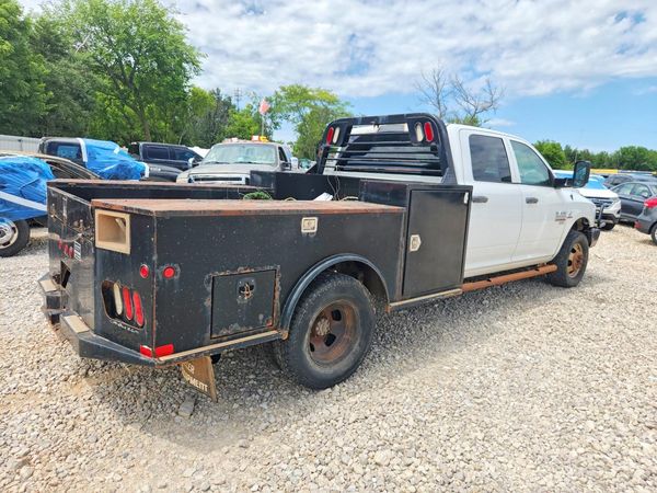 2014 RAM 3500 CREW CAB CHASSIS 4X4
