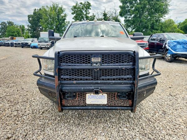 2014 RAM 3500 CREW CAB CHASSIS 4X4
