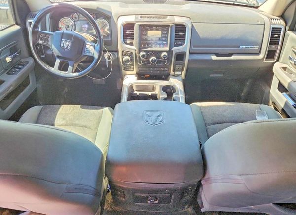 2016 RAM 1500 SLT