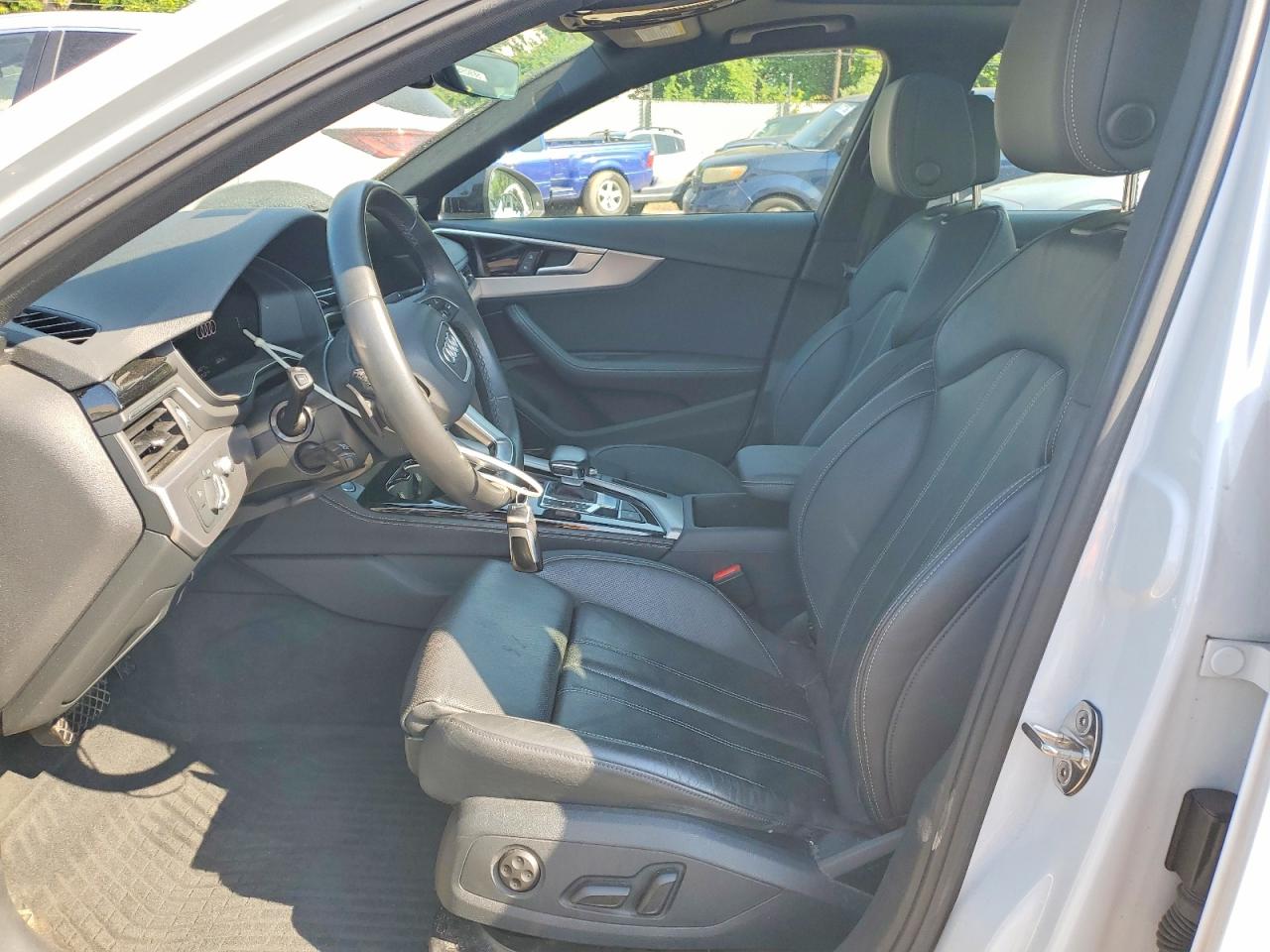 2023 AUDI A4 S Line quattro Prestige
