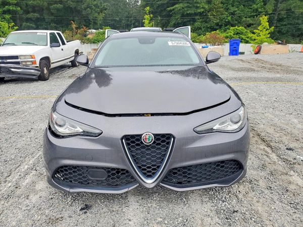 2018 ALFA ROMEO GIULIA RWD