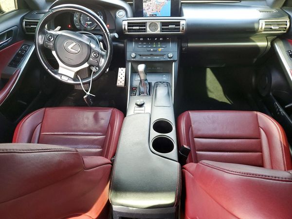 2016 LEXUS IS 200t