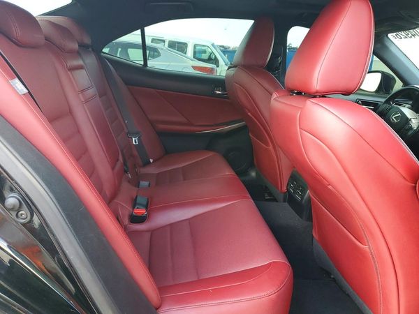 2016 LEXUS IS 200t