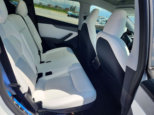 2026 TESLA MODEL Y