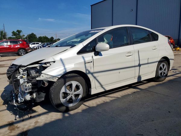 2015 TOYOTA PRIUS