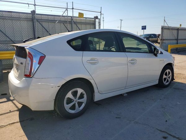 2015 TOYOTA PRIUS