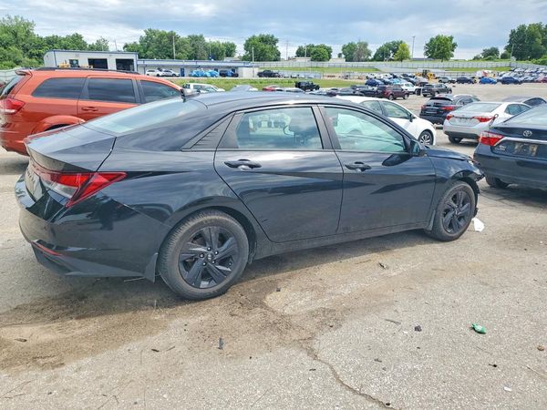 2022 HYUNDAI ELANTRA SEL