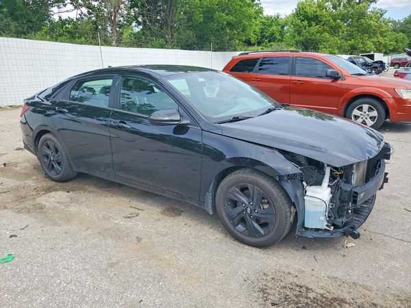2022 HYUNDAI ELANTRA SEL