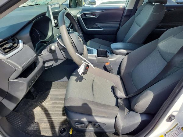 2025 TOYOTA RAV4 XLE — DENT