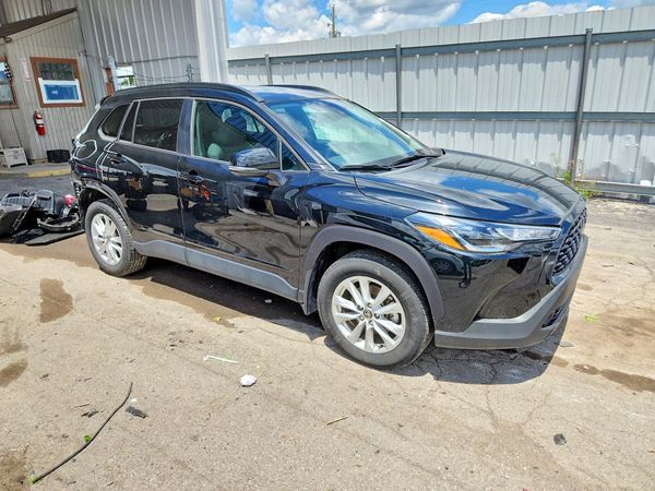 2022 TOYOTA COROLLA CROSS LE