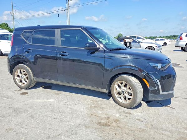 2023 KIA SOUL LX, S