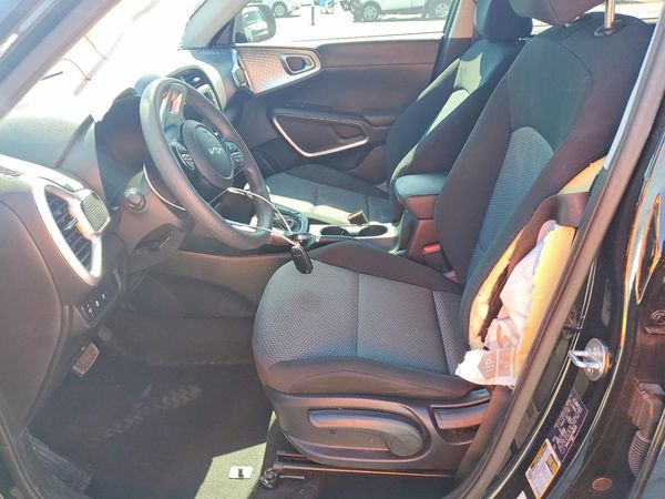 2023 KIA SOUL LX, S