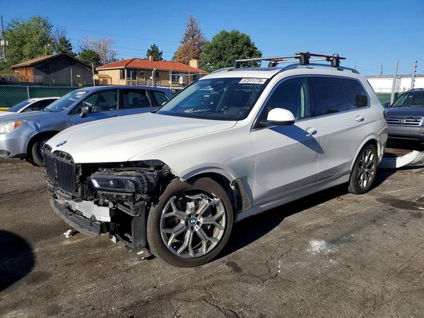 2025 BMW X7 xDrive40i
