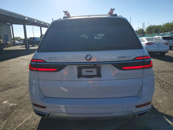 2025 BMW X7 xDrive40i