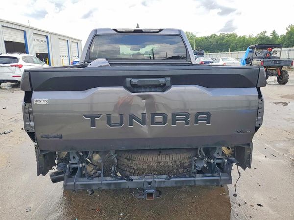 2024 TOYOTA TUNDRA SR5