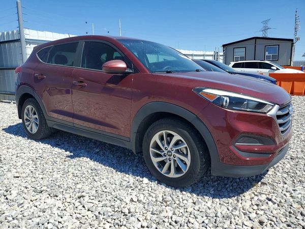 2017 HYUNDAI TUCSON SE (no options)