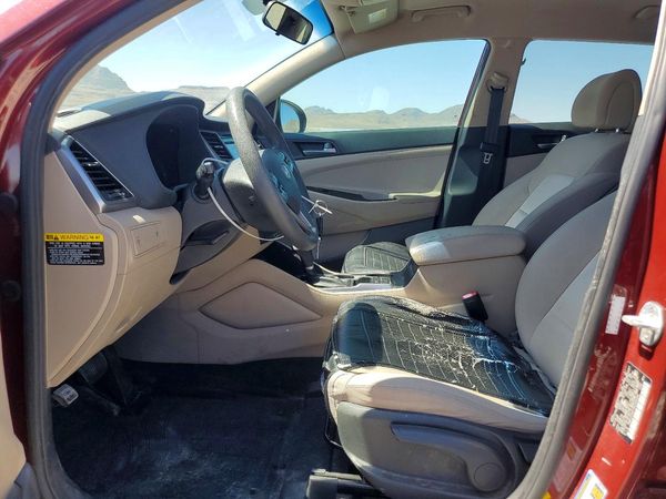 2017 HYUNDAI TUCSON SE (no options)