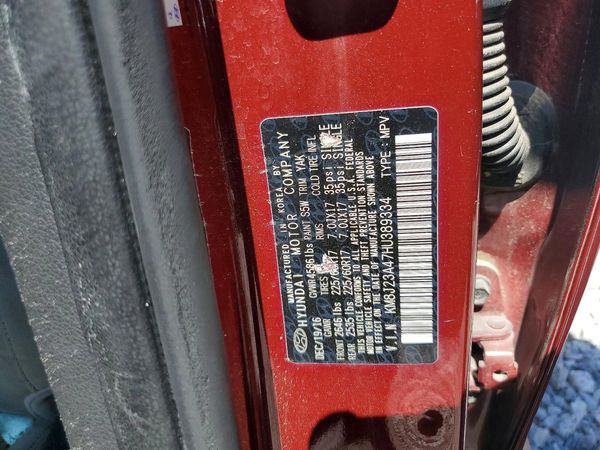 2017 HYUNDAI TUCSON SE (no options)
