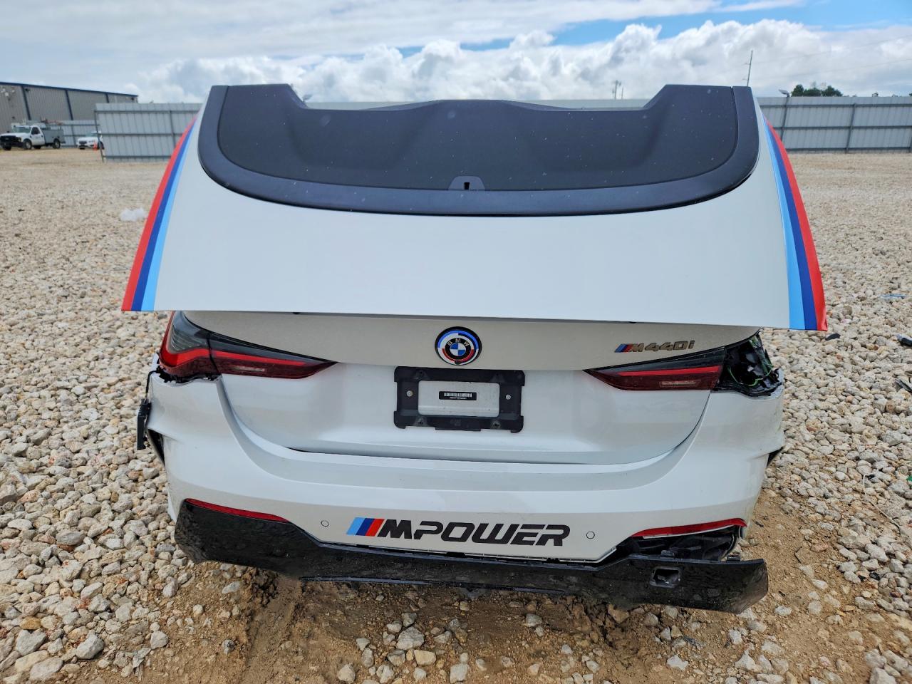 2023 BMW M440I
