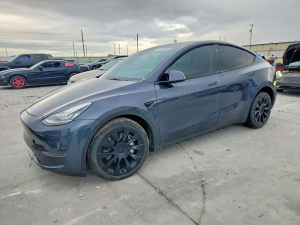 2023 TESLA MODEL Y — Front 3/4