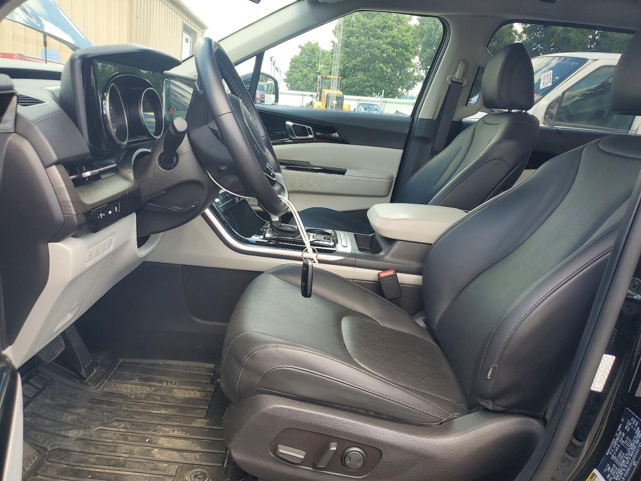 2024 KIA CARNIVAL EX