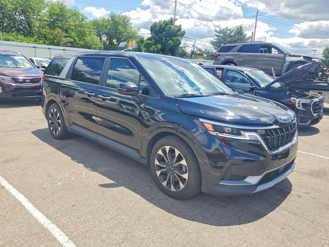 2024 KIA CARNIVAL EX